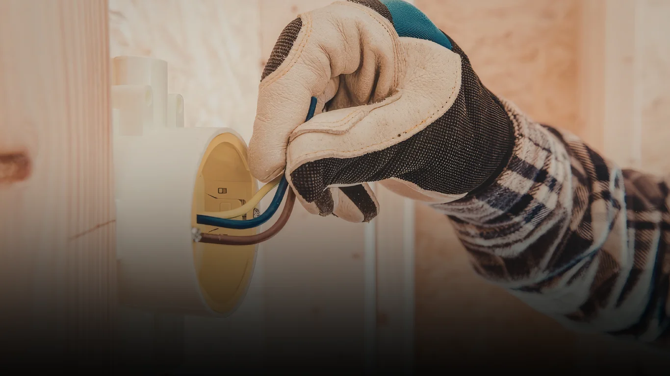 كيف يضمن لك كهربائي منازل القبلة خدمات احترافية لحل جميع الأعطال الكهربائية بسرعة وأمان؟